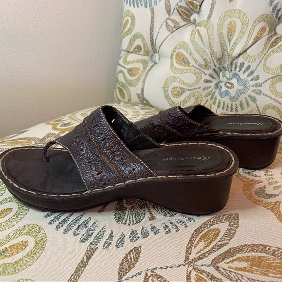 bear trap womens sandals